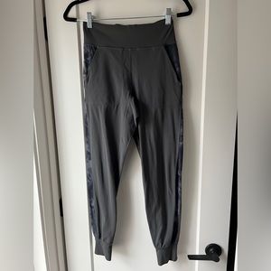 Lululemon Align Jogger full length with track stripe on sides, size 6 grey